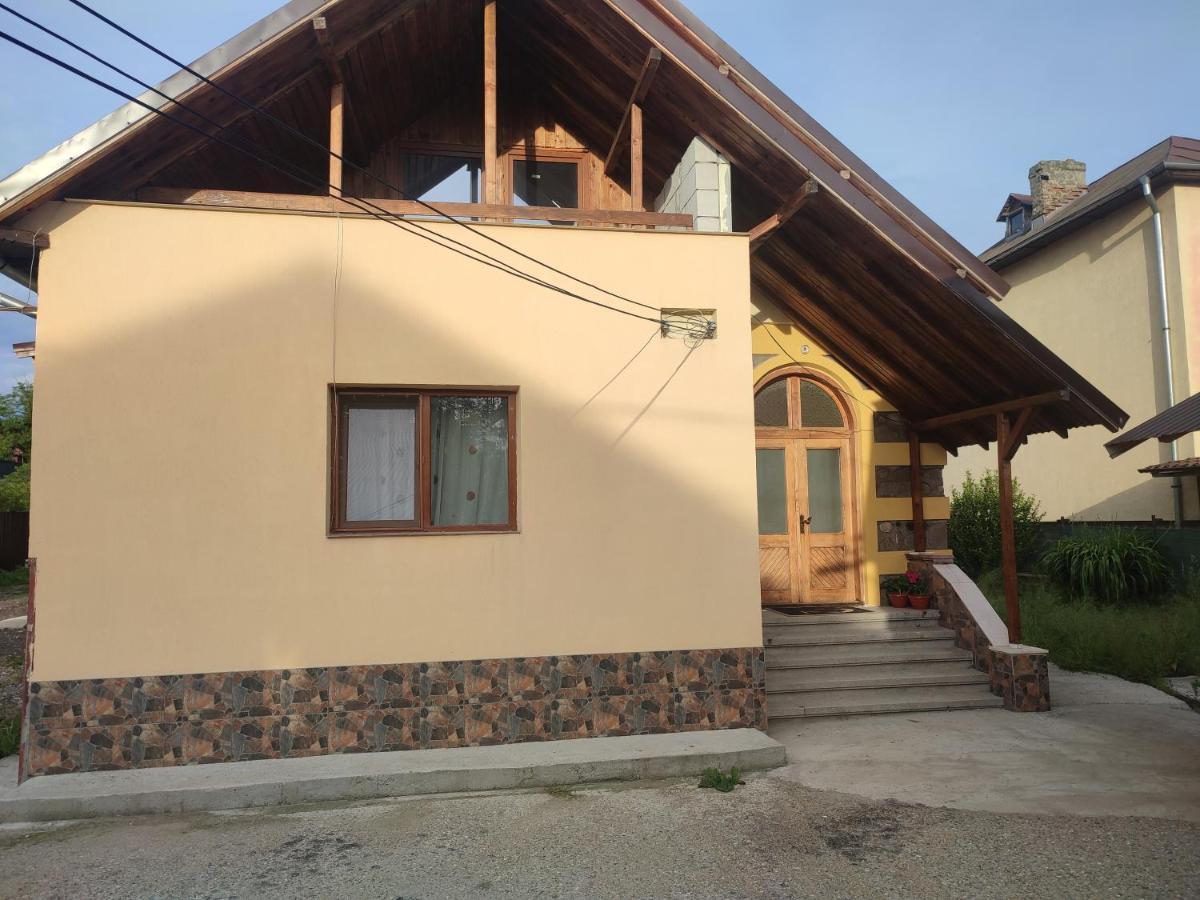 Hotel Central House Curtea de Argeş Zewnętrze zdjęcie