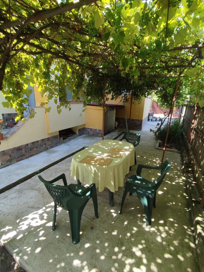 Hotel Central House Curtea de Argeş Zewnętrze zdjęcie